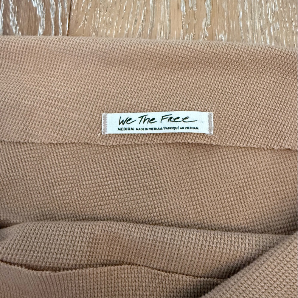 We the Free Fuji Off the Shoulder Thermal Top size Medium - Picture 6 of 6